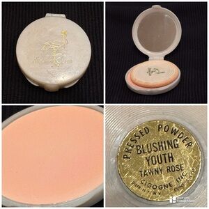 Vintage STORK CLUB NEW YORK Gold Logo Lucite Compact